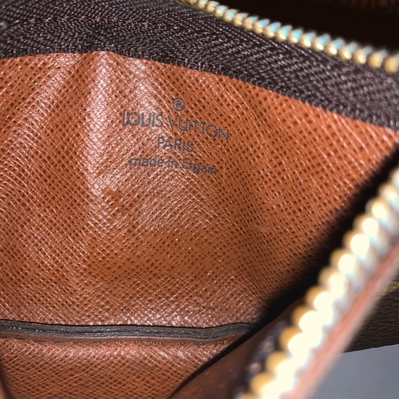 ❌SOLD❌100% Authentic Louis Vuitton Key/Card Holder - Picture 4 of 5